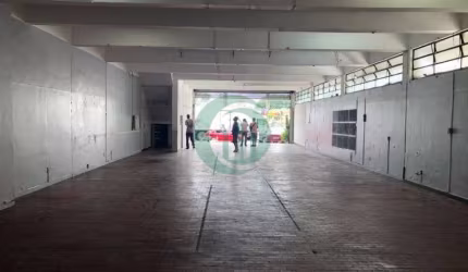Excelente SALÃO para fins comerciais, Bairro Jardim!