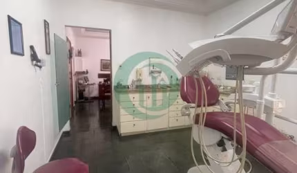 Excelente CASA para fins COMERCIAIS ou RESIDENCIAIS, Silveira!