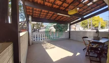 Ótima casa assobradada!