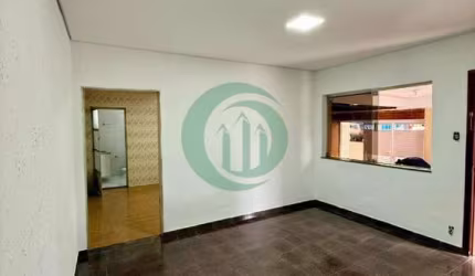 Casa térrea à venda no Bairro Olímpico