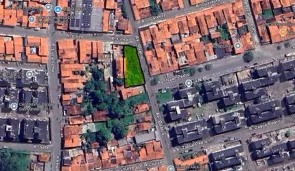 Terreno Comercial em Avenida na Cohab