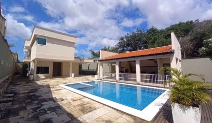 Casa no Calhau 5 Suítes com Área de Lazer Privativa