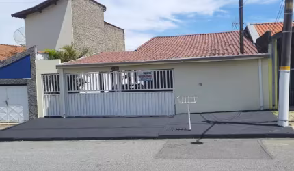 Casa 3 dormitórios. Excelente localização.