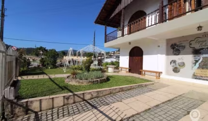 Casa com 4 Dormitórios e 4 vagas no Valparaíso!