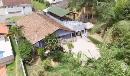 Casa com 5 Dormitórios e 3 Vagas no Progresso!