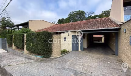 Casa 3 Dormitórios 2 Suítes e 4 Vagas na Água Verde!