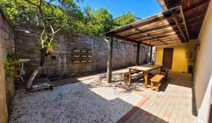 Casa com 3 Dormitórios 2 Vagas no Badenfurt!
