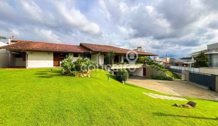 Casa com 4 Dormitórios à Venda, Itoupava Norte - Blumenau