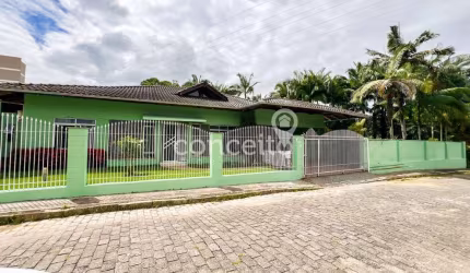Casa com 3 Dormitórios Plana no Garcia!