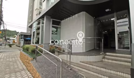 Sala Comercial 35m² no Centro de Blumenau!