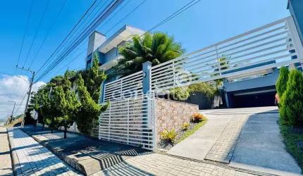 Casa com 3 Dormitórios em Balneário Piçarras!