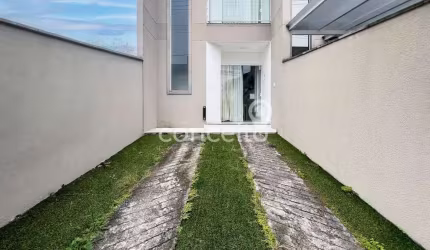 Sobrado Mobiliado 2 Dormitórios na Água Verde!