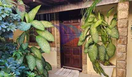 COD 1277 - VENDO CHARMOSA CASA NO JARDIM FLAMBOYANT