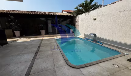 COD 1356 - Vendo Casa Maravilhosa em Condomínio Completo - 4 Quartos (1 Suíte)