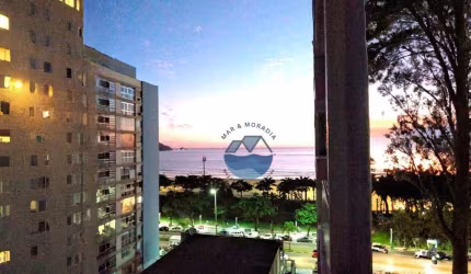 Apartamento à Venda com Varanda e Vista para o Mar - Embaré, Santos