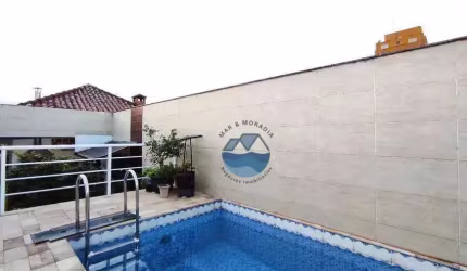 Linda Casa Triplex à Venda - 3 Quartos, 2 Suítes - Embaré, Santos