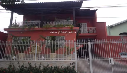 Linda casa na Freguesia de Jacarepaguá na Rua Valentim, 5 quartos, com piscina e churrasqueira