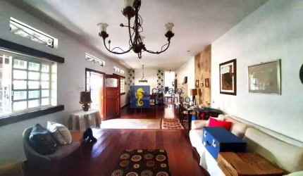 Casa com 4 dormitórios à venda, 323 m² por R$ 1.300.000,00 - Parque dos Lima - Franca/SP