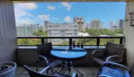 3 Quartos Excelente Localização na Rua Quarenta e Oito - Espinheiro
