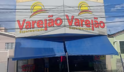 Prédio Comercial em Suribim