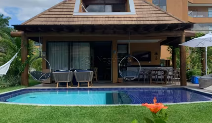 Excelente bangalô mobiliado duplex localizado no litoral na Praia dos Carneiros com 200,00m².