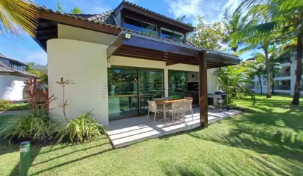 Excelente Bangalô duplex mobiliado localizado no Condomínio Beach Class Muro alto