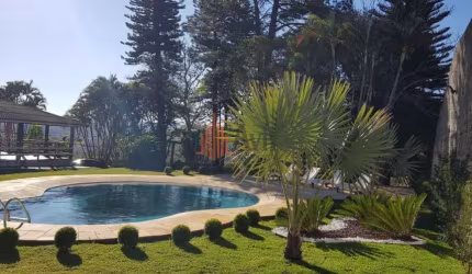 Chácara em Atibaia com 350m² a Venda