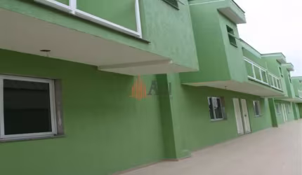 Sobrado Residencial 100m² com 2 dormitórios à Venda na Água Rasa