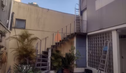 Excelente Sobrado Comercial / Venda ou locação, ao lado do Metrô