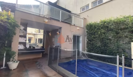 Casa Assobrada na Mooca com 390m² a Venda com Porteira Fechada
