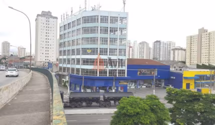 Prédio Comercial no Brás com 2300m² para Locação