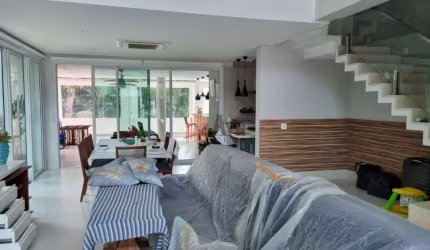 Casa de Condomínio a Venda em Bertioga/Riveira com 400m²