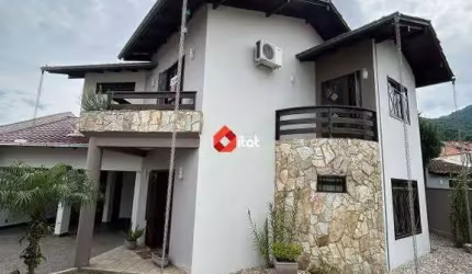 Casa para aluguel, 3 quartos, 1 suíte, 4 vagas, Barra do Rio Molha - Jaraguá do Sul/SC