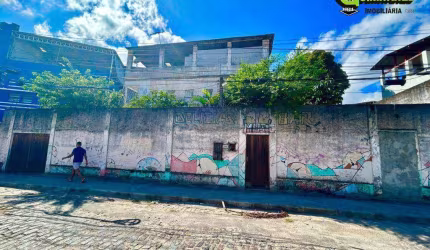 Casa com 3 quartos à venda por R$ 650.000