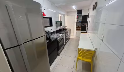Apartamento em Jardim Camburi  -  Vitória