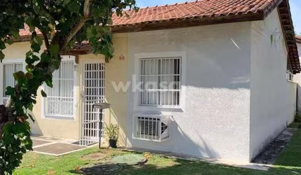 Casa de Condominio em Praia da Baleia  -  Serra