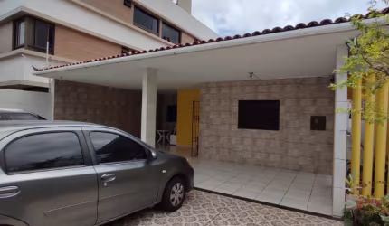 Casa a VENDA nos Bancários