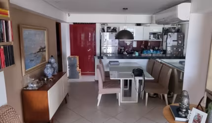 LINDO APARTAMENTO NASCENTE FRENTE MAR