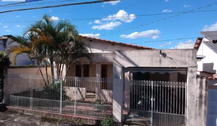 Casa para Venda em Cachoeira Paulista, Parque Primavera, 3 dormitórios, 1 suíte, 1 banheiro, 1 vaga
