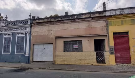 Casa para Venda em Cachoeira Paulista, Centro, 4 dormitórios, 2 banheiros, 2 vagas