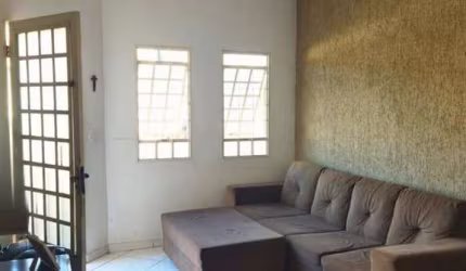 Casa para Venda em Cachoeira Paulista, Jardim da Fonte, 3 dormitórios, 1 suíte, 1 banheiro, 2 vagas
