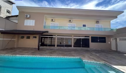 Casa para Venda em Cachoeira Paulista, Parque Primavera, 4 dormitórios, 4 suítes, 3 banheiros, 4 vagas