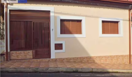 Casa para Venda em Cachoeira Paulista, Alto da Igreja, 2 dormitórios, 1 suíte, 2 banheiros, 5 vagas