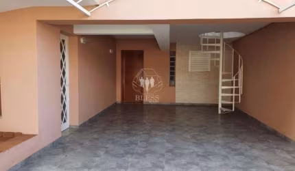 CASA DE RUA PARA VENDA, RECÉM REFORMADA NO BAIRRO VILA SÃO JOSÉ (VÁRZEA PAULISTA) COM 3 DORMITÓRIOS, SENDO UMA SUÍTE E QUINTAL