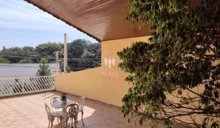 SOBRADO SUPER ESPAÇOSO NO JARDIM PAULISTA (CAMPO LIMPO PAULISTA) COM 4 DORMITÓRIOS, SENDO UMA SUÍTE, 3 BANHEIROS E ÁREA GOURMET COM CHURRASQUEIRA!