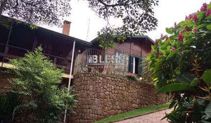 Venda de Casa em Condomínio de Alto Padrão em Campo Limpo Paulista-SP: 5 Quartos, 5 Suítes, 3 Salas, 5 Banheiros, 10 Vagas de Garagem!