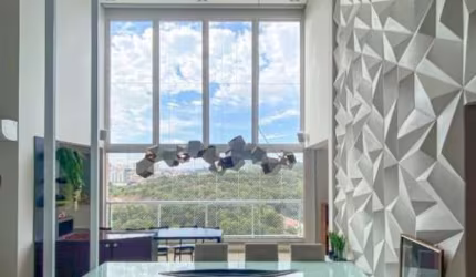 LUXUOSA COBERTURA DUPLEX TOTALMENTE MOBILIADA NO CONDOMÍNIO GRAND GARDEN! 4 SUÍTES, VISTA LIVRE, CHURRASQUEIRA E 5 VAGAS