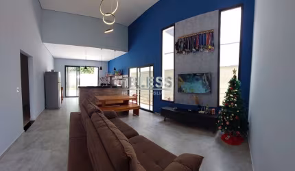 Casa Térrea a venda em Condomínio em Itupeva,   Casa com três  dormitórios sendo uma suite, escritório com lavabo Cozinha estilo americano,  sala com