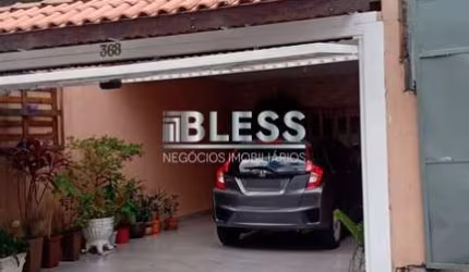 Casa com 3 Quartos e 3 banheiros à Venda, 163 m² por R$ 590.000 .