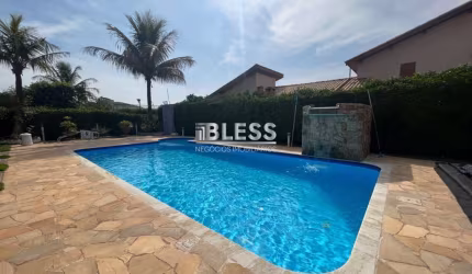 CASA /  CHÁCARA TÉRREA À VENDA NO CONDOMÍNIO HORIZONTE AZUL - ITUPEVA! 3 DORMITÓRIOS, SENDO 1 SUÍTE, PISCINA CLIMATIZADA E CASCATA E CHURRASQUEIRA